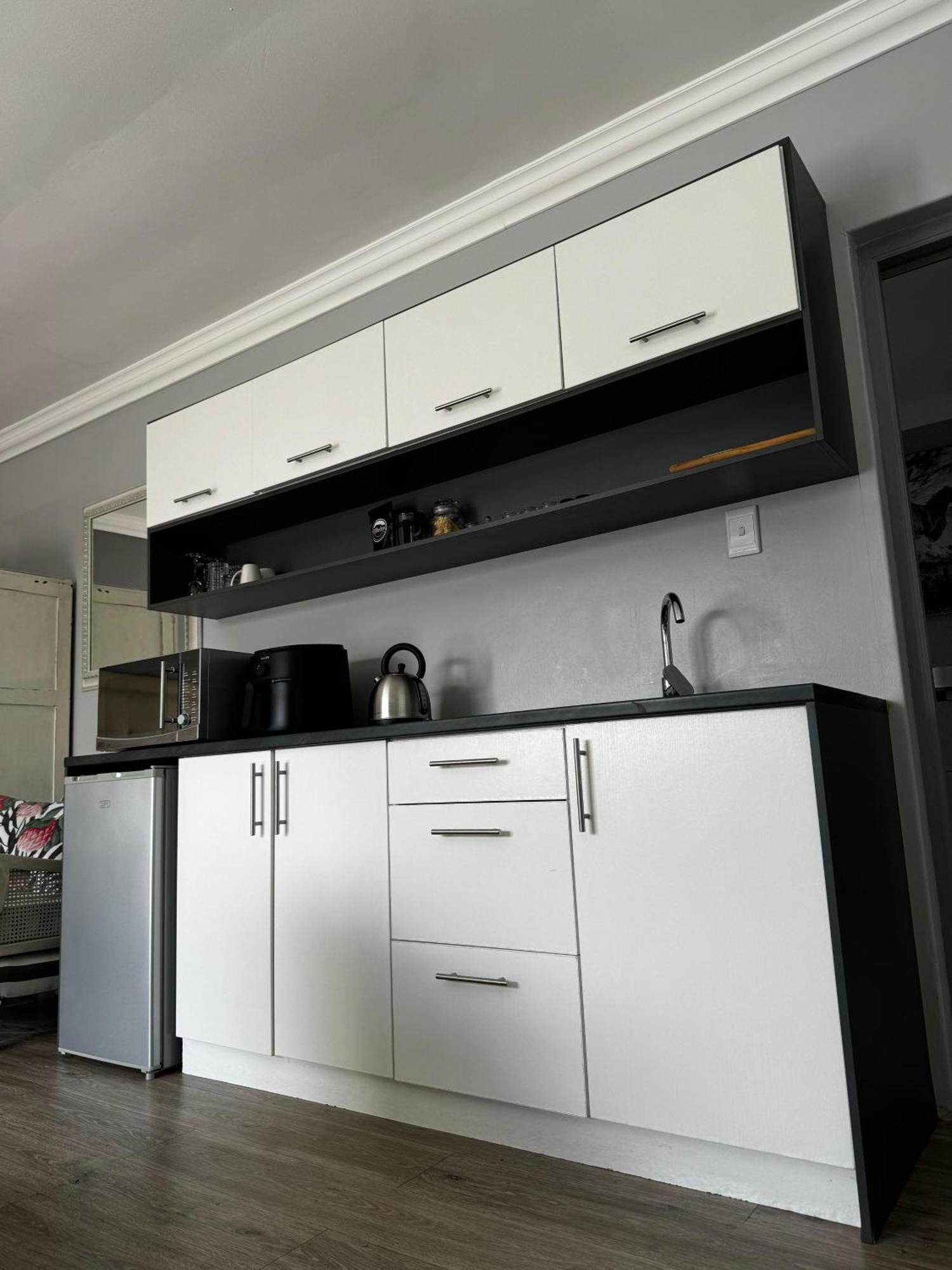 Namaste Spacious Studio Apartment Langebaan Extérieur photo